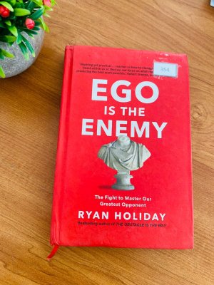 Ego is the Enemy (Hard Cover)