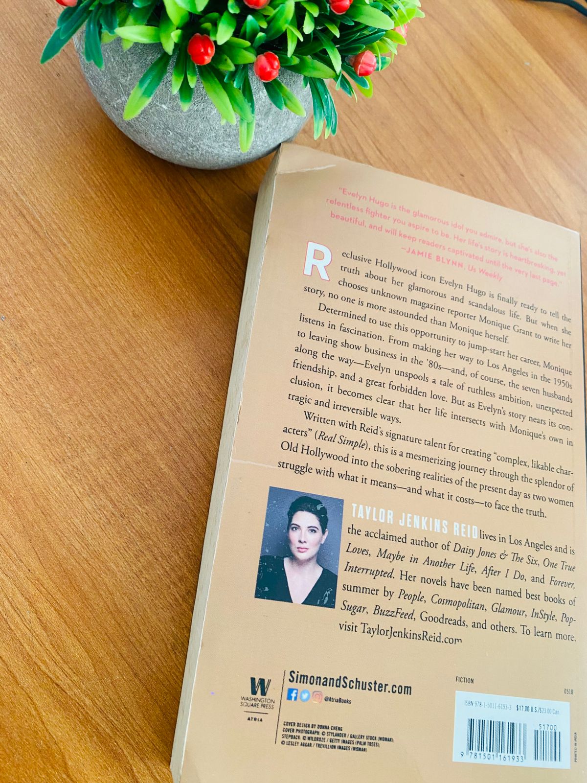 Seven Husbands of Evelyn Hugo (3)