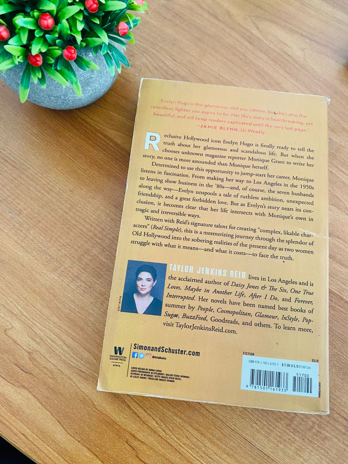 Seven Husbands of Evelyn Hugo (5) Seven Husbands of Evelyn Hugo