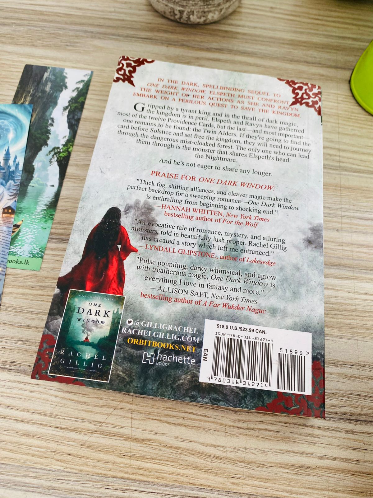 Two Twisted Crowns - 2 (584) Two Twisted Crowns