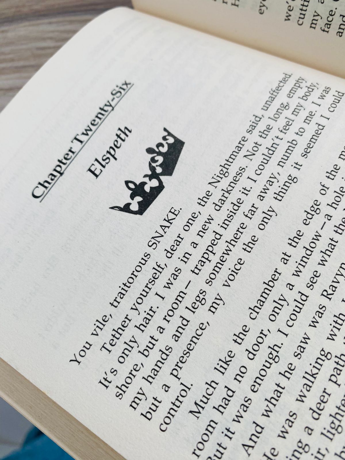 Two Twisted Crowns - 4 (584)